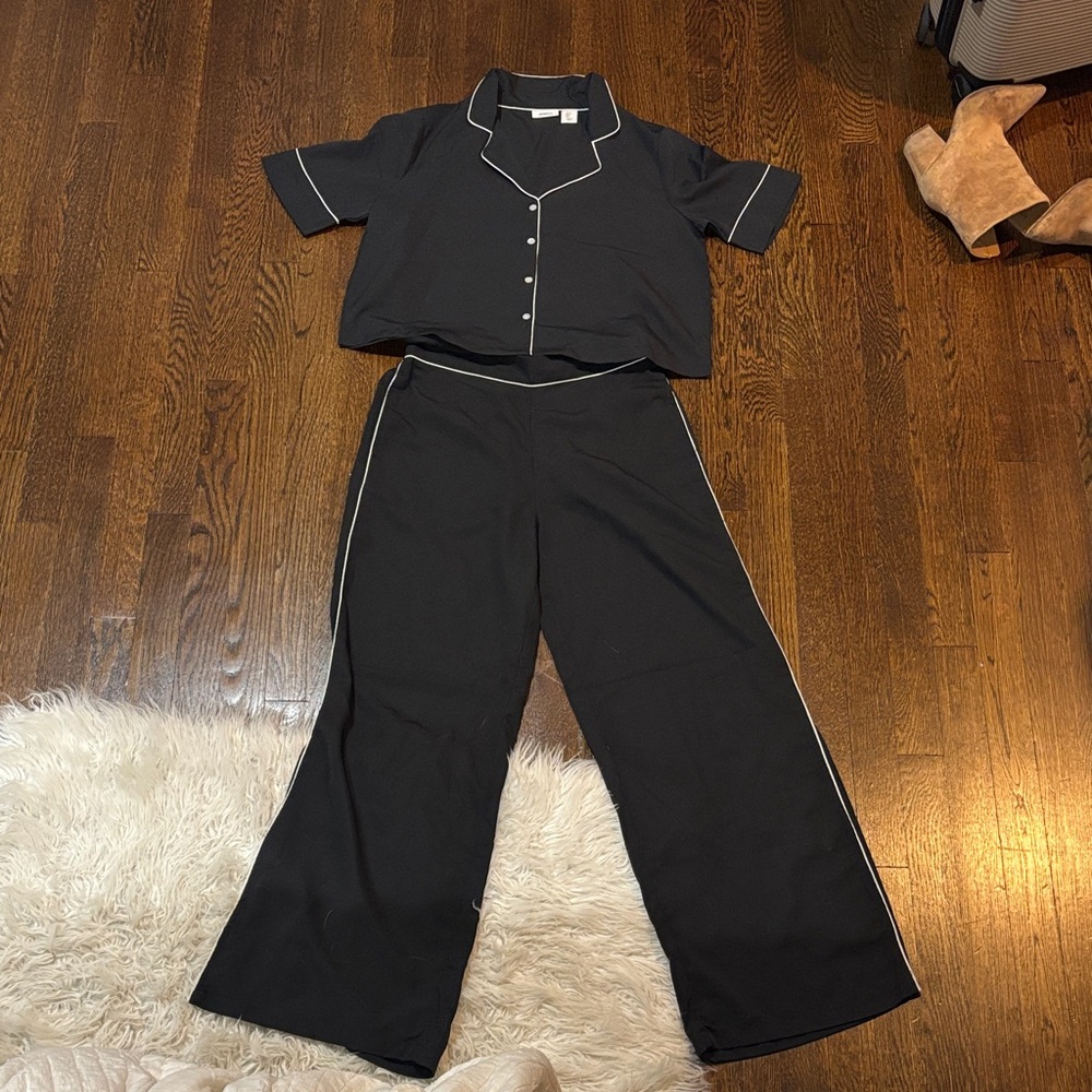 Jason Wu Black Two-Piece Pajama Set with White Piping
